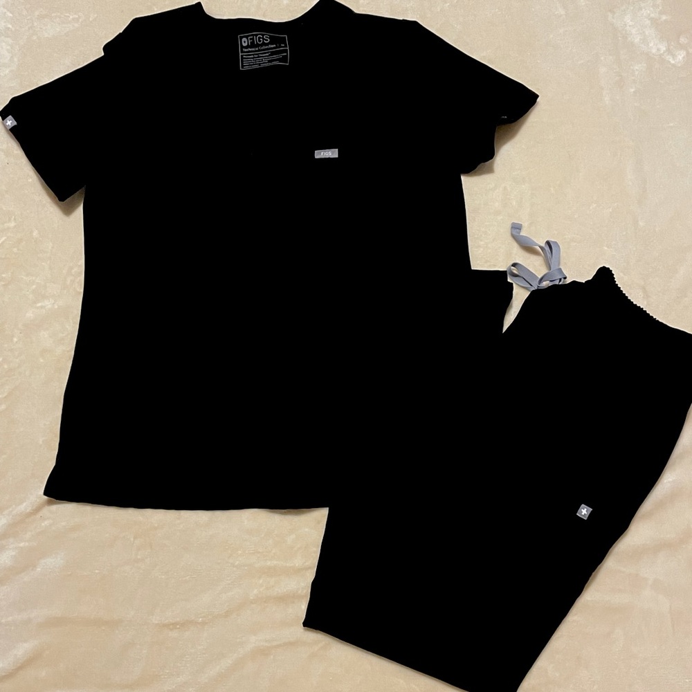Black Figs scrubs